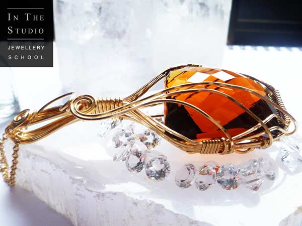 Beautiful-Wire-Wrapped-Pendant-with-Stone-Setting