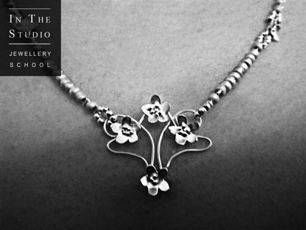 Single link argentium necklace