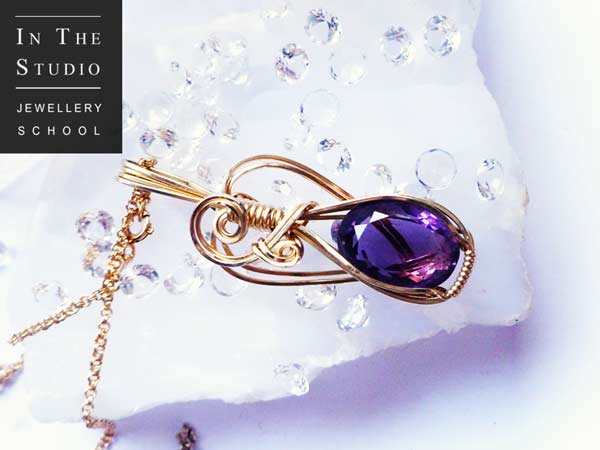 Wire-Pendant-with-Wrapped-Stone-Setting