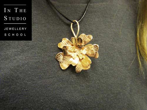 Hand-Made-Floral-Pendant-Course
