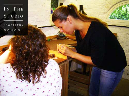 Jewellery-Students-at-the-Bench