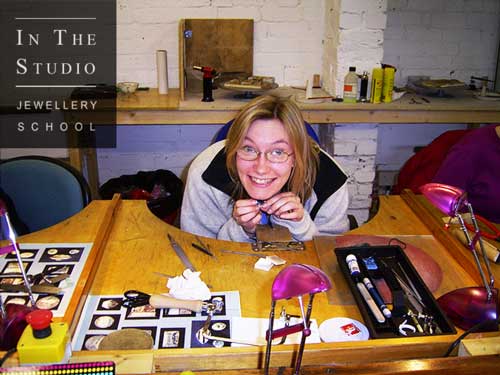 Learning-Traditional-Jewellery-Techniques