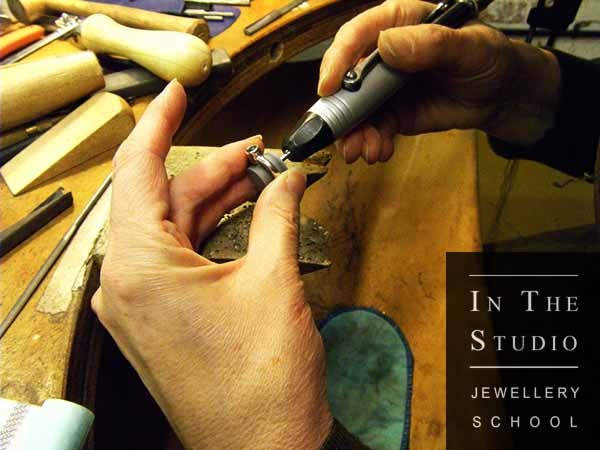 Finishing silver ring